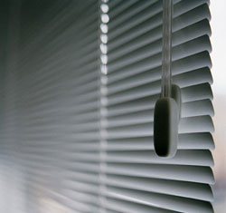 FINDING CHEAP VINYL MINI BLINDS